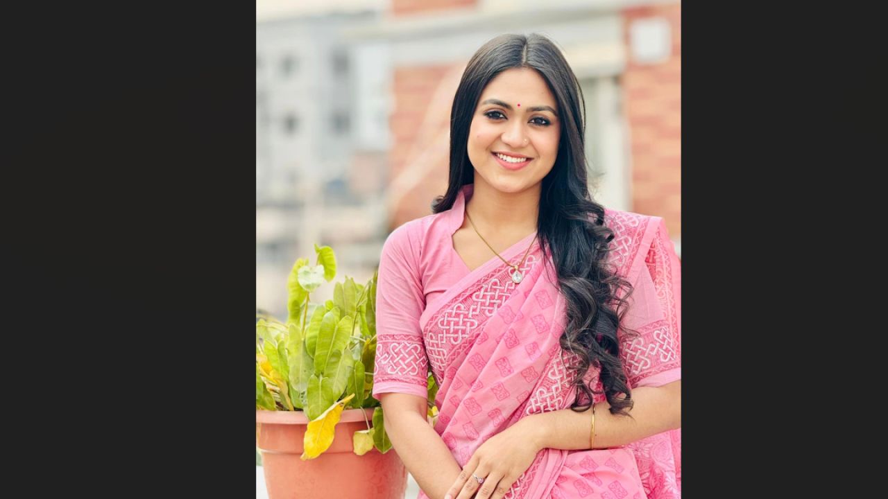 ‘মন দাও’ ও ‘বসন্তের কোকিল’-এ মুগ্ধতা ছড়াচ্ছেন অলংকার চৌধুরী