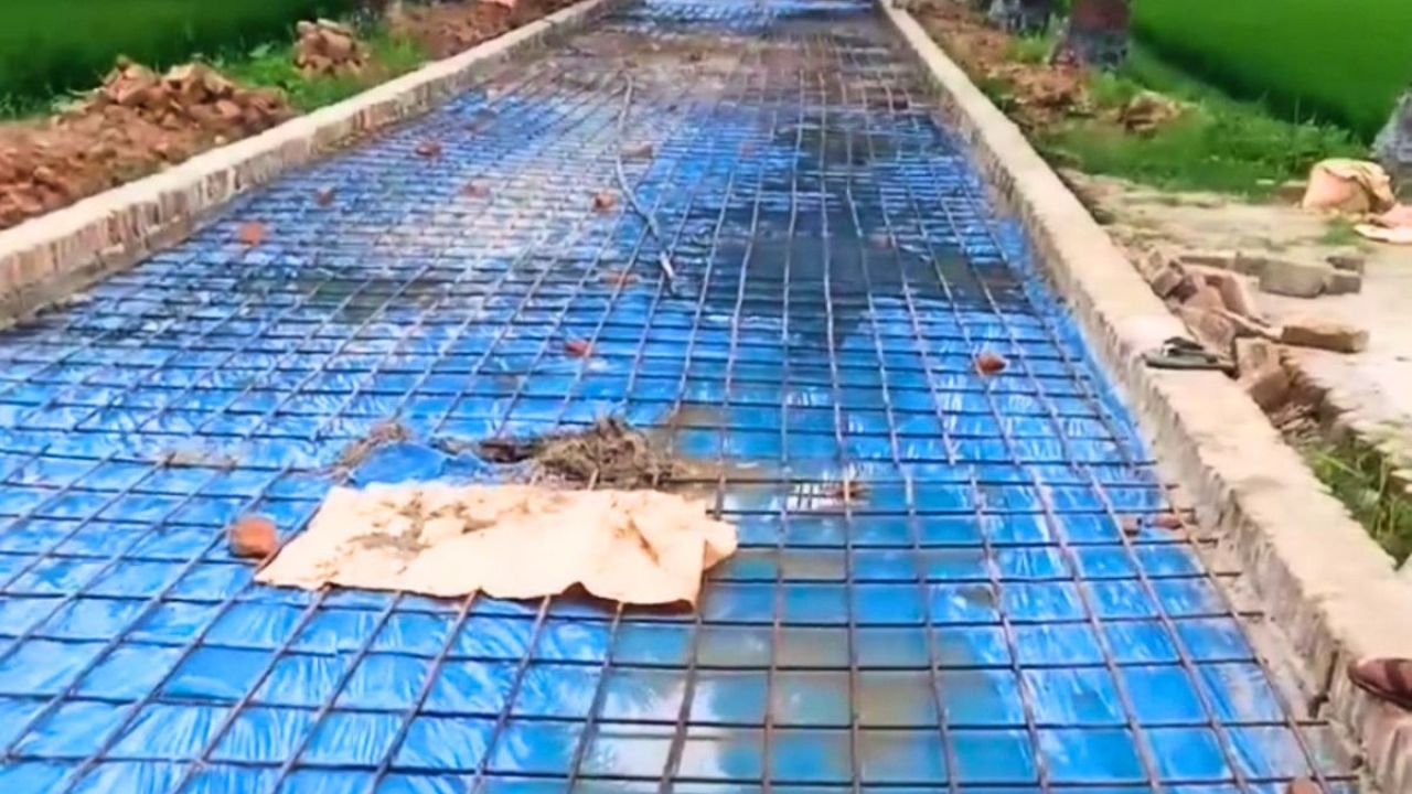 ৭ ইঞ্চির মেকাডম ৩ ইঞ্চিতেই শেষ!