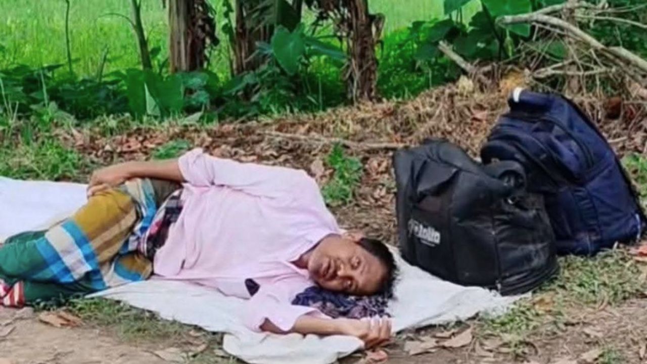 অসুস্থ প্রবাসীকে রাস্তায় ফেলে গেল পরিবার