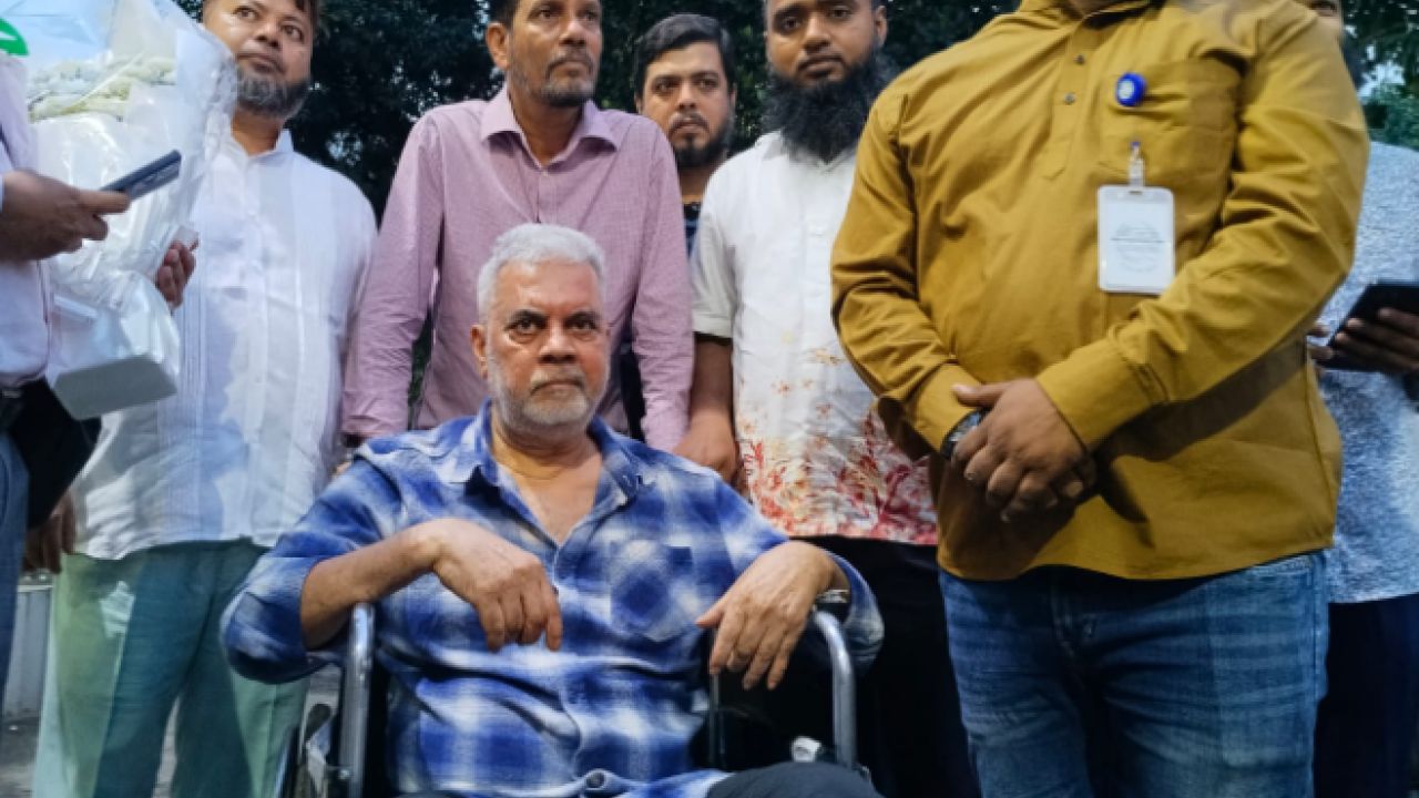 ক্যানসারকে বুড়ো আঙুল দেখিয়ে দেশে কাঞ্চন, সবার কাছে চাইলেন দোয়া