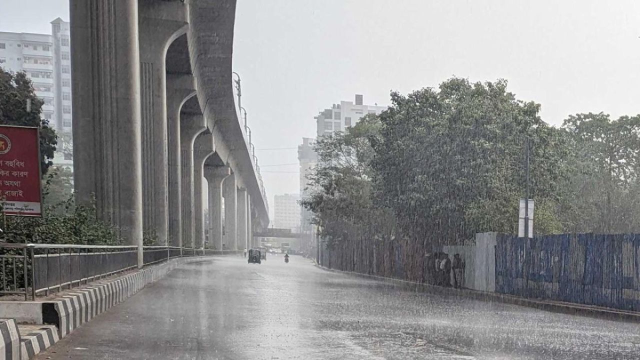 ঢাকার আকাশের মুখ ভার, বড় পূর্বাভাস