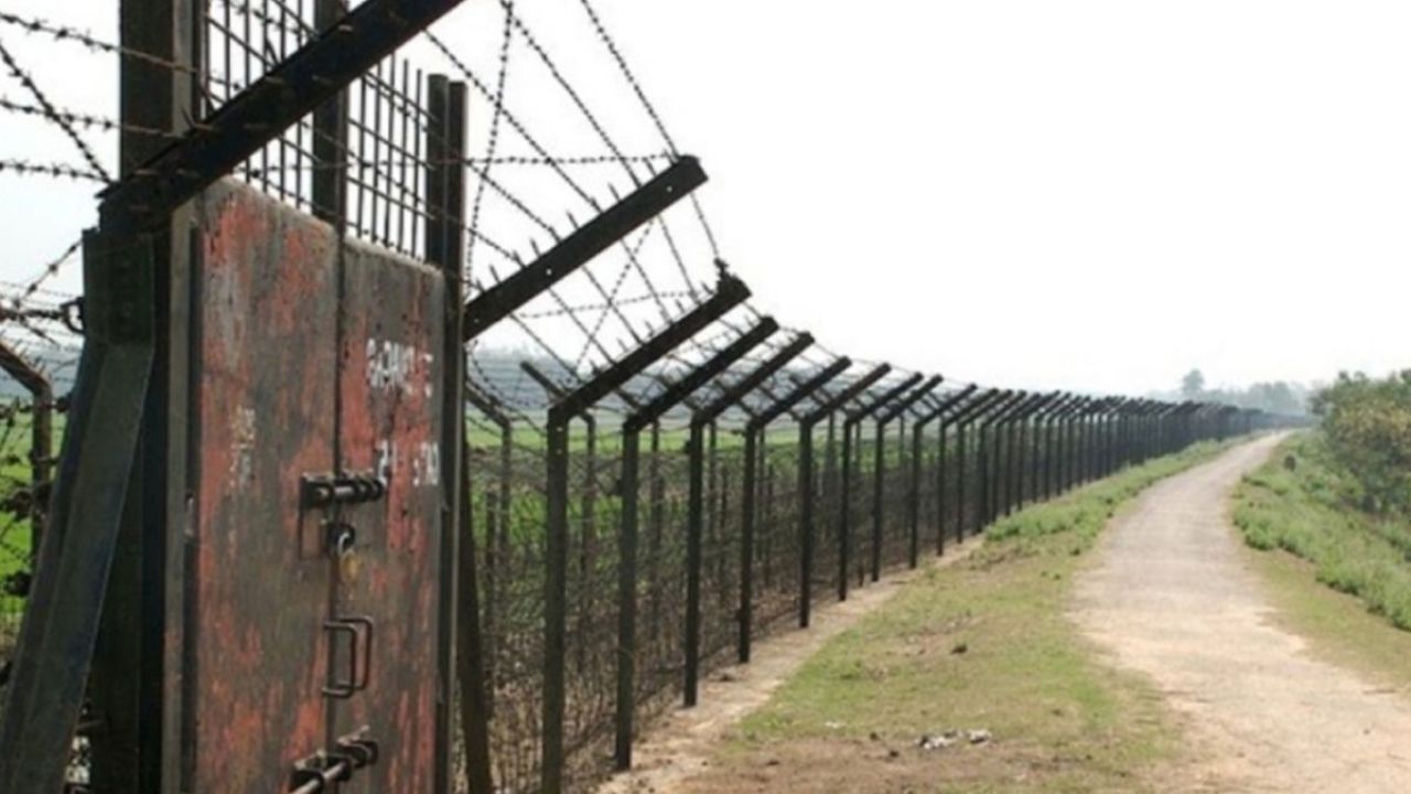 বিএসএফের গুলিতে বিদ্ধ এক বাংলাদেশি যুবক