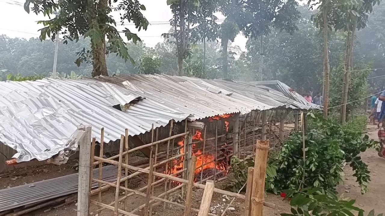  ছাত্রীকে ধর্ষণচেষ্টা, আগুনে পুড়ল প্রধান শিক্ষকের স্কুল