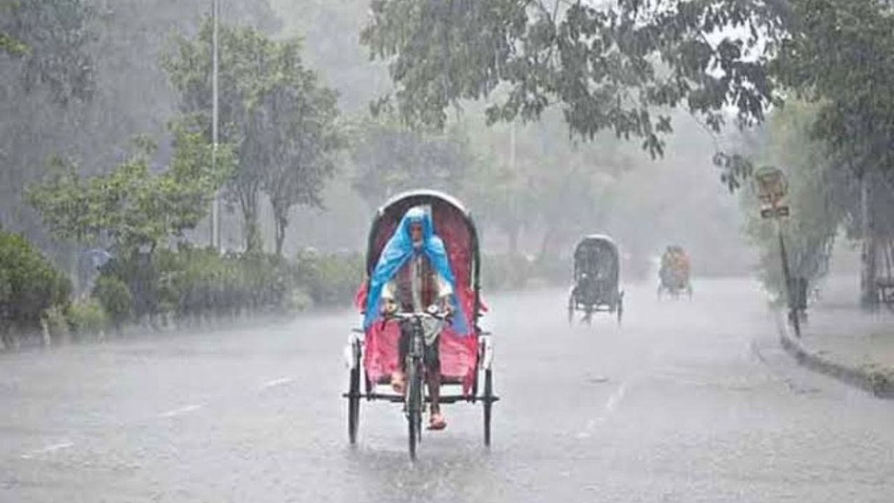 ঢাকার আকাশে মেঘের ঘনঘটা, আসছে বৃষ্টি
