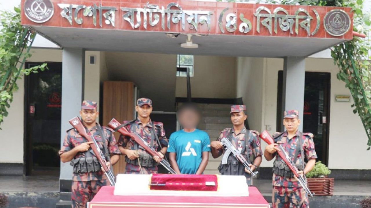 যশোরে কোটি টাকার স্বর্ণসহ যুবক আটক