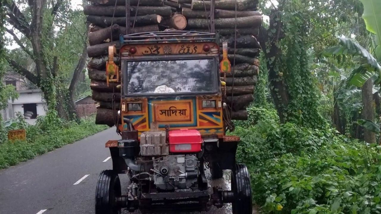  লাটাহাম্বারের ধাক্কায় মোটরসাইকেল আরোহী নিহত