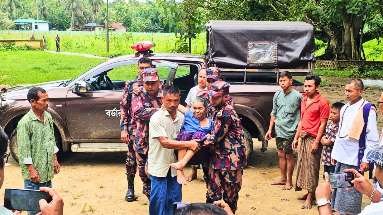 দুর্গম পাহাড়ে ৫ শতাধিক মানুষকে বিজিবির চিকিৎসাসেবা