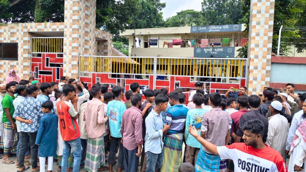 অনাহারে সৌদি প্রবাসীর মৃত্যু, দালালদের বিচারের দাবিতে থানা ঘেরাও