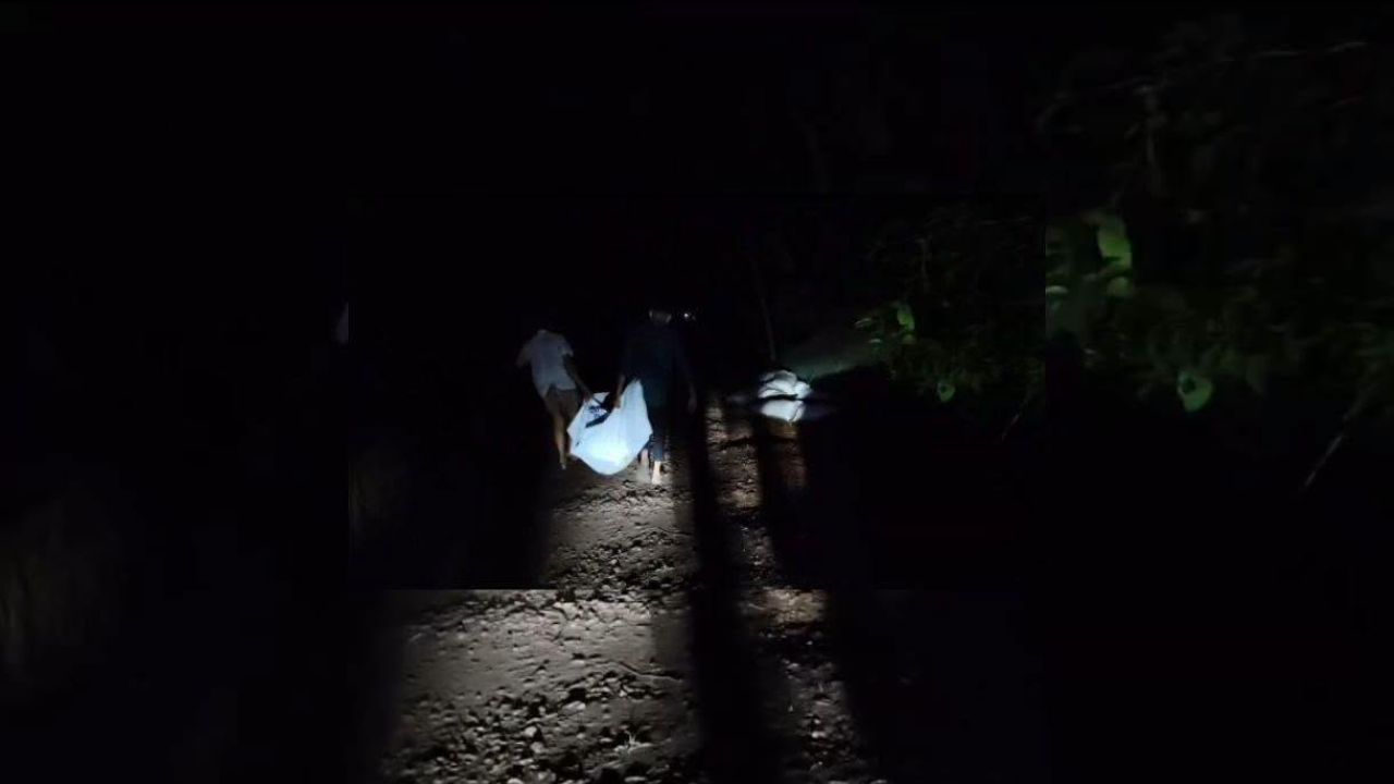 পরিত্যক্ত ডোবায় অজ্ঞাত নারীর অর্ধগলিত লাশ