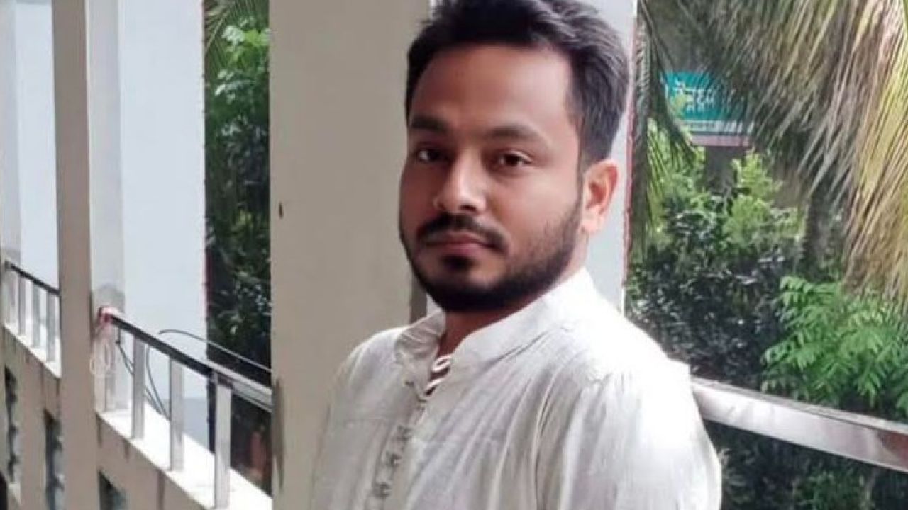 ছাত্রীকে ম্যাসেঞ্জারে কু-প্রস্তাব, শিক্ষকের বিরুদ্ধে জিডি