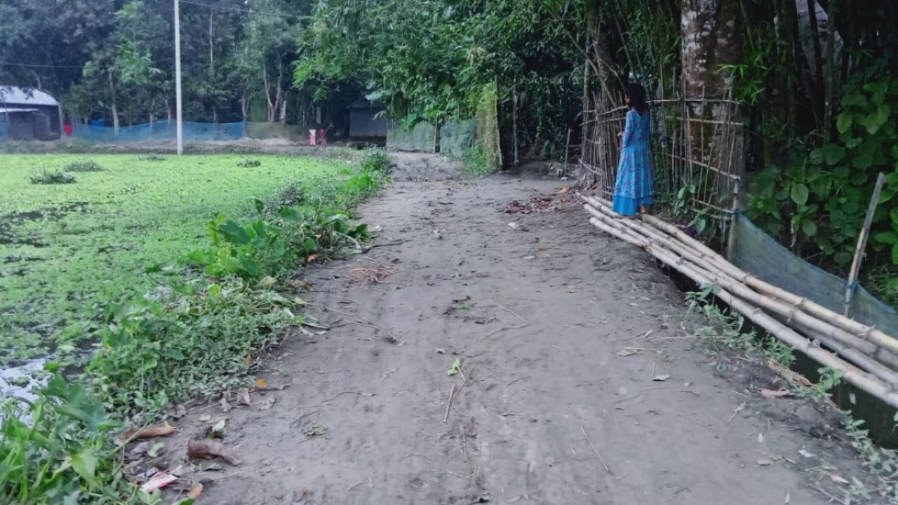 এক যুগেও সংস্কার হয়নি সড়ক, দুর্ভোগে হাজারো মানুষ