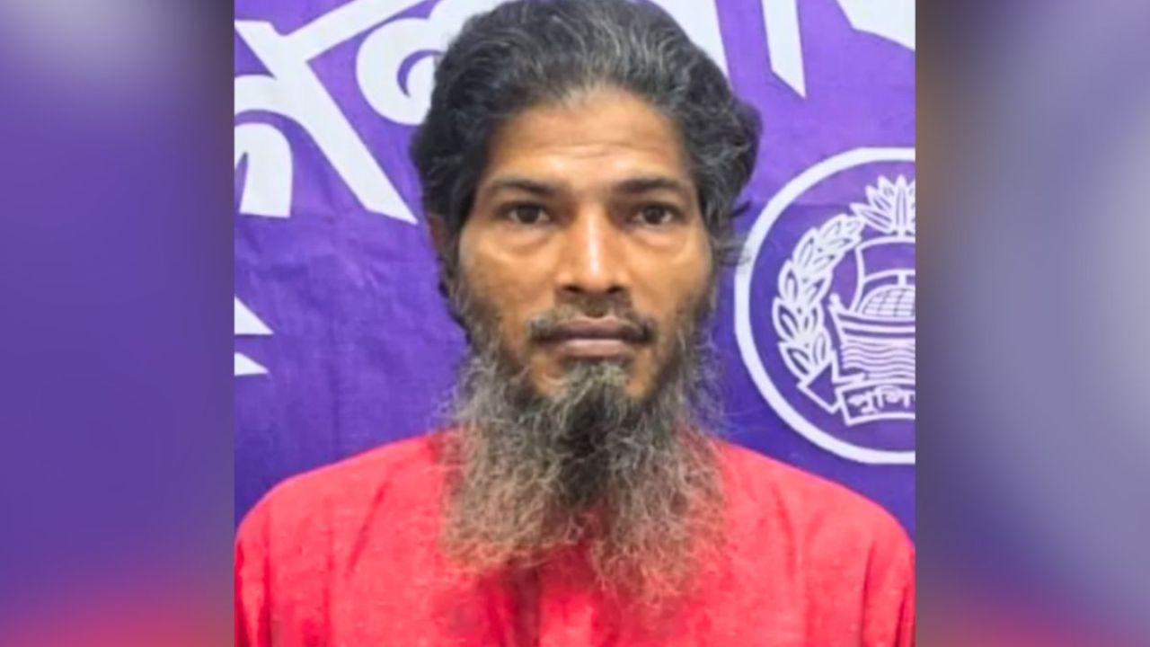 ফেনীতে ডাকাতি-মাদক মামলার আসামি গ্রেপ্তার