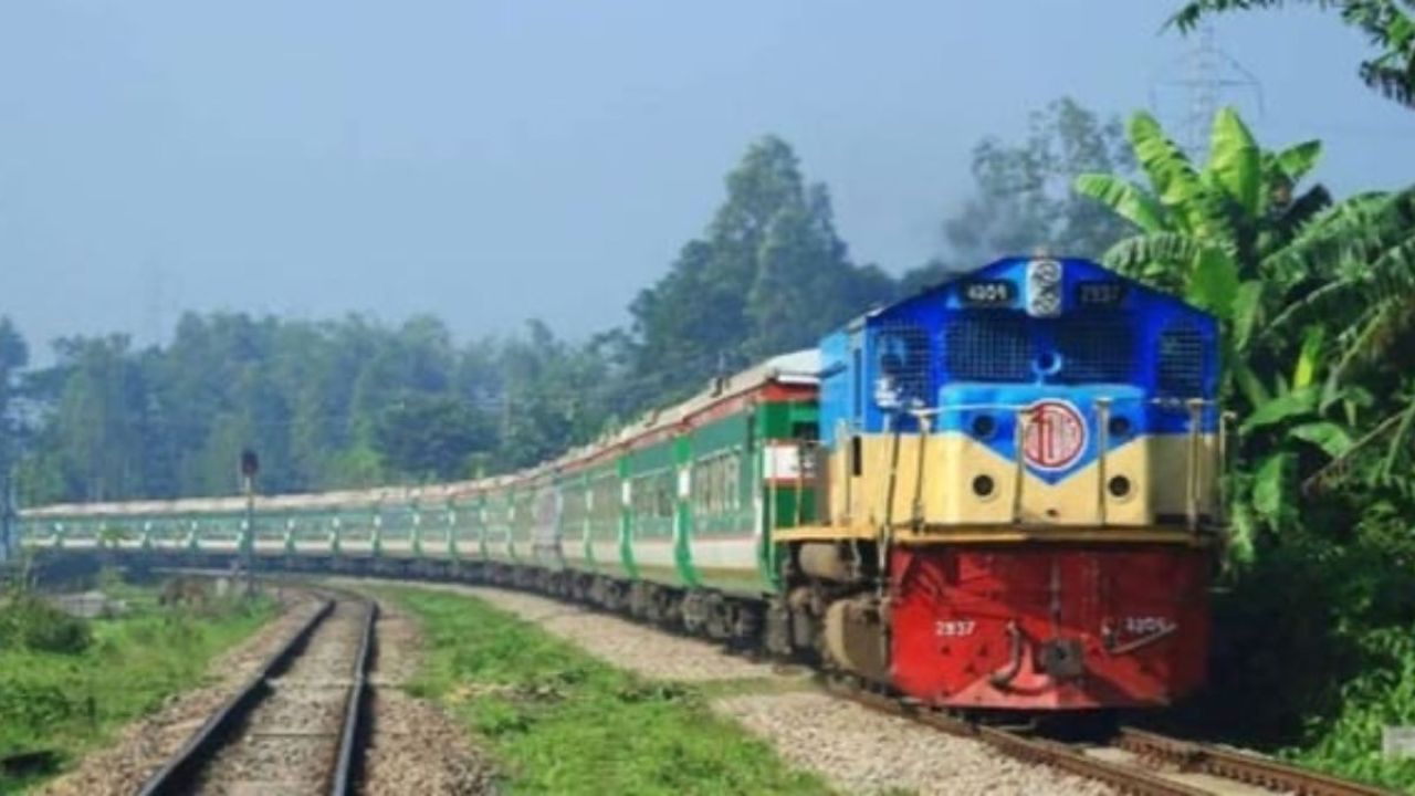 ট্রেনের ধাক্কায় প্রাণ হারালেন ৯০ বছরের বৃদ্ধা