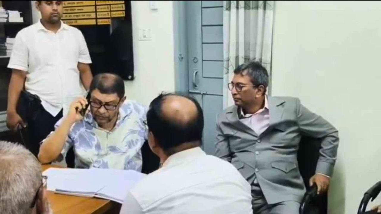 চাঁদপুরে স্বাস্থ্যমন্ত্রীর আকস্মিক সফর, সিভিল সার্জনকে বদলির নির্দেশ 
