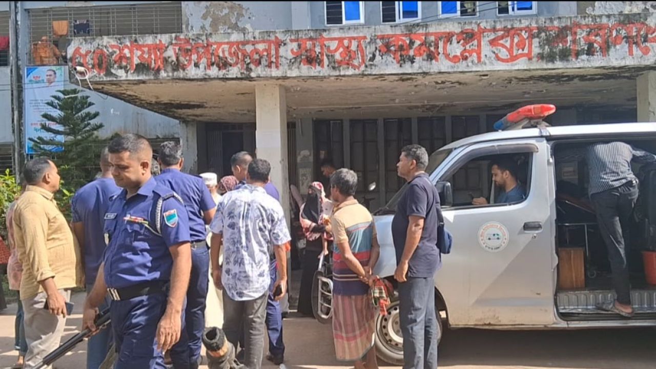 বাগেরহাটে বাসের ধাক্কায় ভ্যানযাত্রীর মৃত্যু, আহত ৩