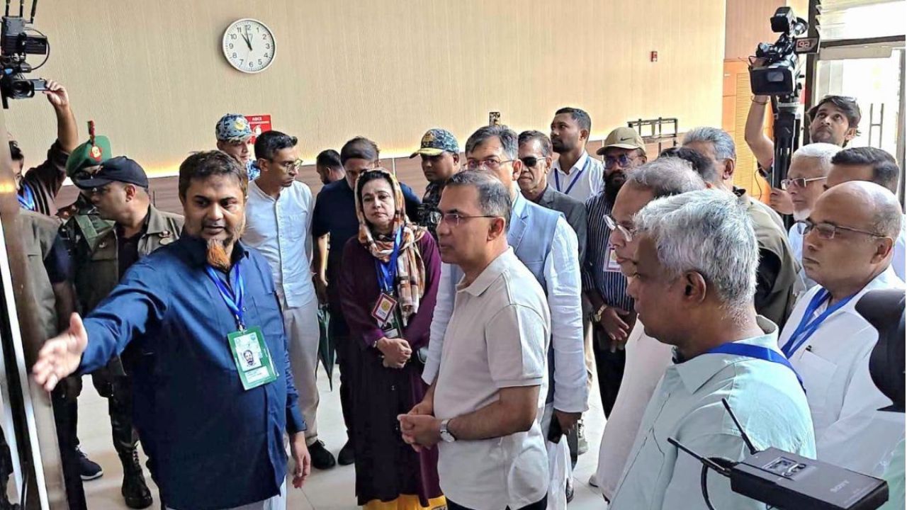 মাতারবাড়ি বিদ্যুৎকেন্দ্র পরিদর্শনে প্রধানমন্ত্রী, জ্বালানি নিরাপত্তায় সমন্বিত পরিকল্পনার নির্দেশ