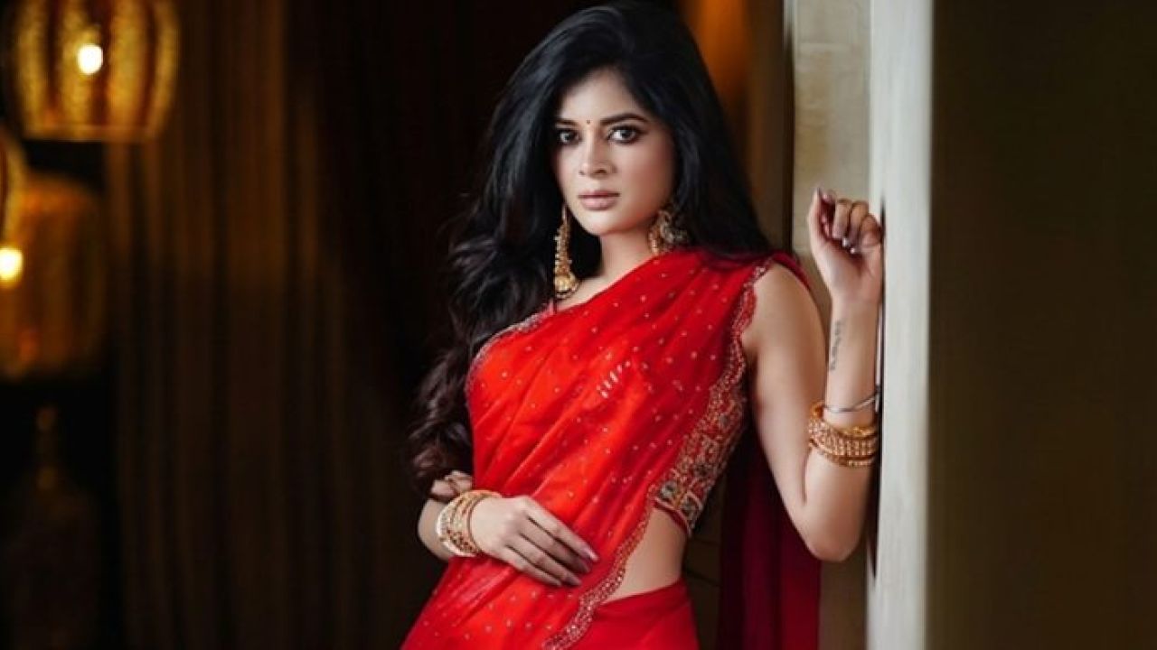 বাংলাদেশে নতুন পরিচয়ে মধুমিতা