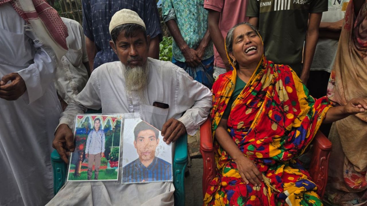 ছুটিতে ফিরে বিয়ে করতে চেয়েছিলেন মোহন, দুই ভাইকে হারিয়ে দিশেহারা মা