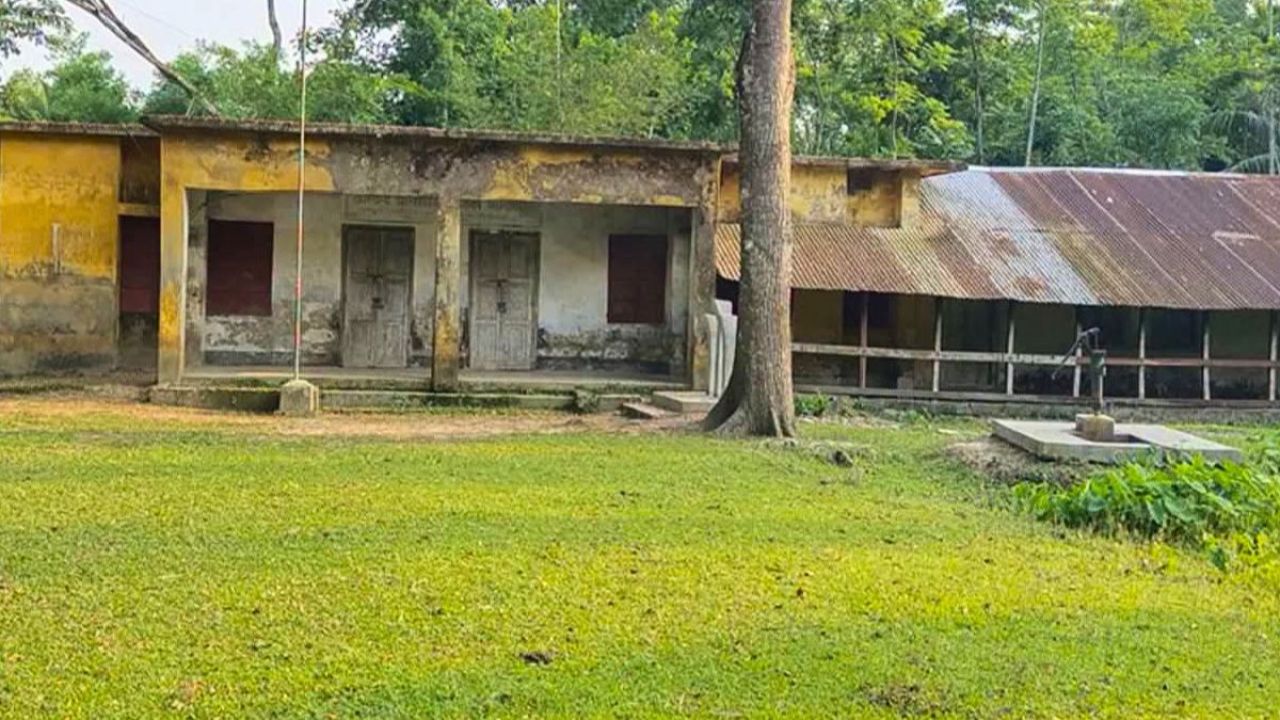১১ জন শিক্ষক, ১১ পরীক্ষার্থীর মধ্যে পাস মাত্র ১