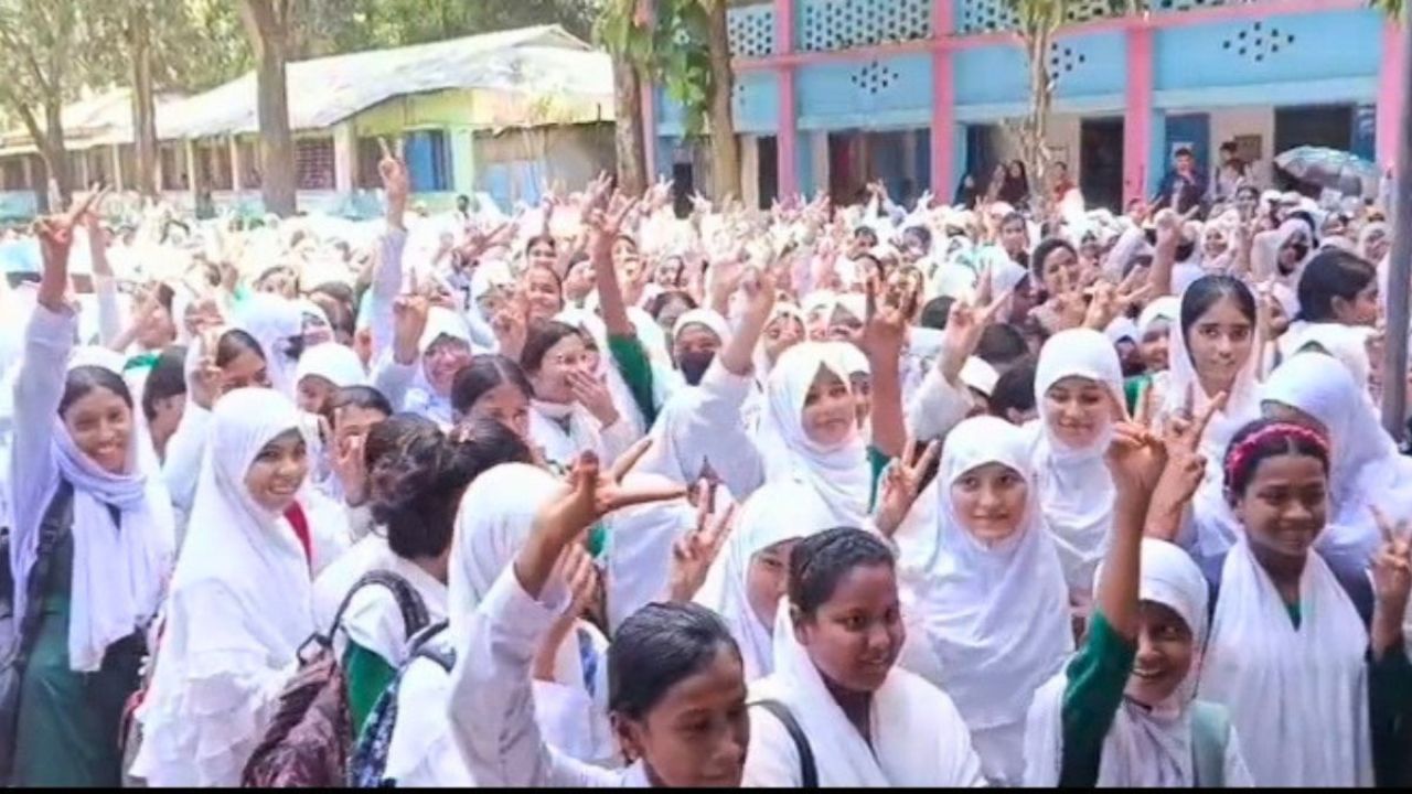 এসএসসিতে মধুপুর শহীদ স্মৃতি বিদ্যালয়ের অভাবনীয় সাফল্য