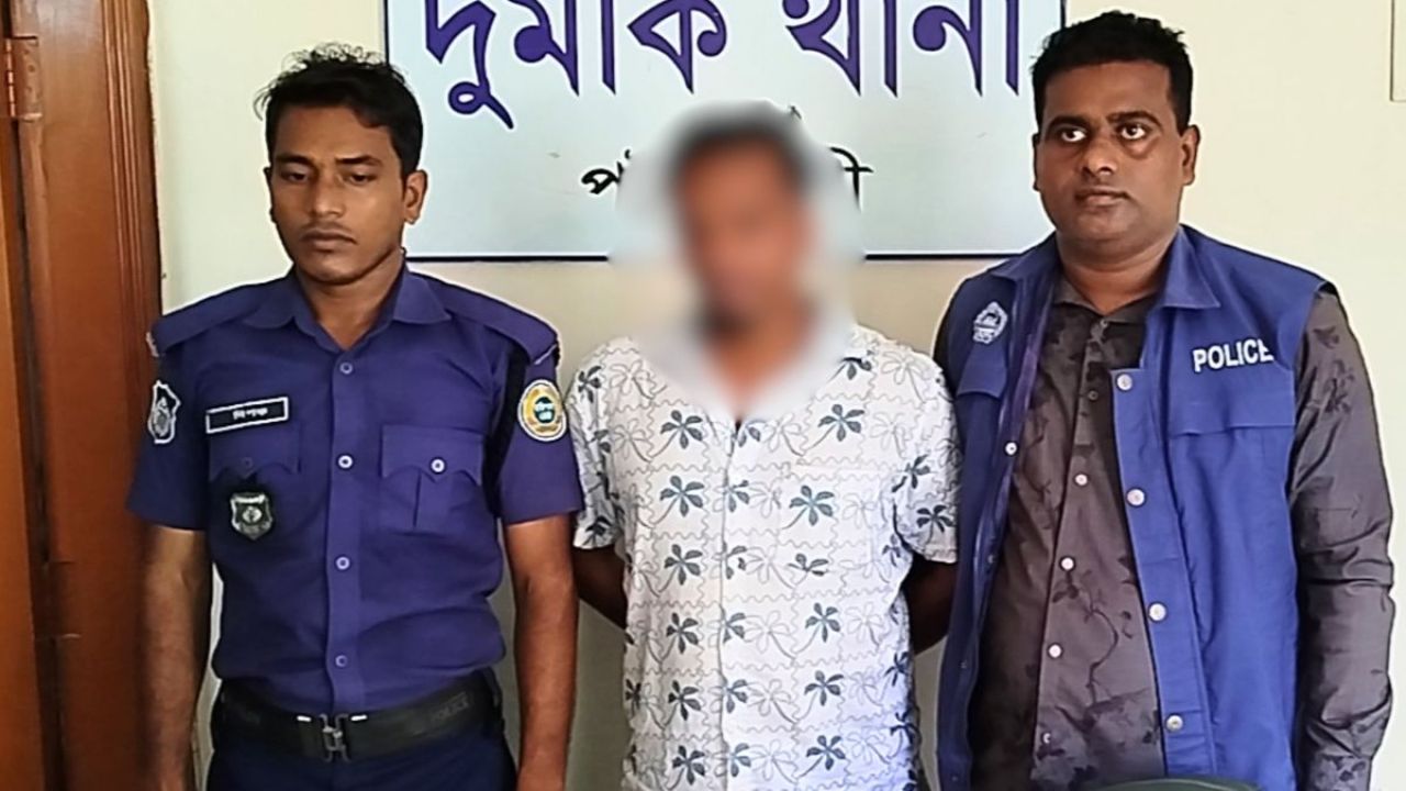 পায়রা সেতুতে ইয়াবাসহ যুবক গ্রেপ্তার