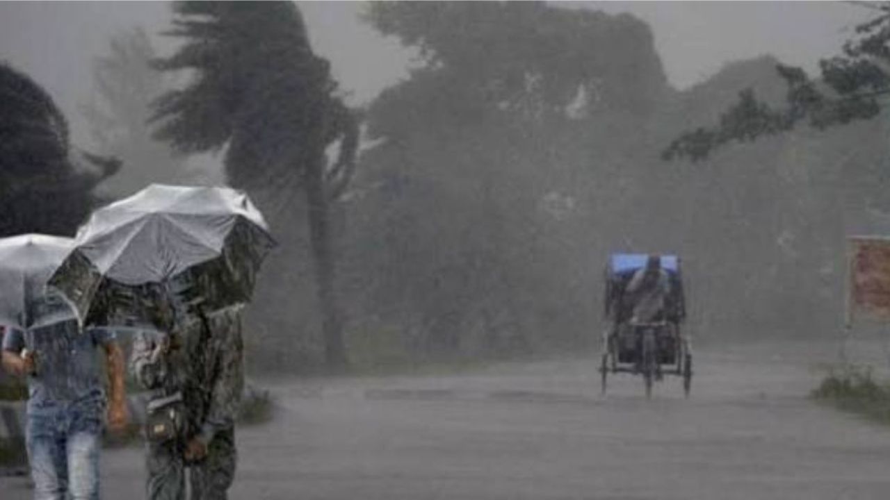 সারা দেশে বৃষ্টির পূর্বাভাস, হতে পারে ভারী বর্ষণ