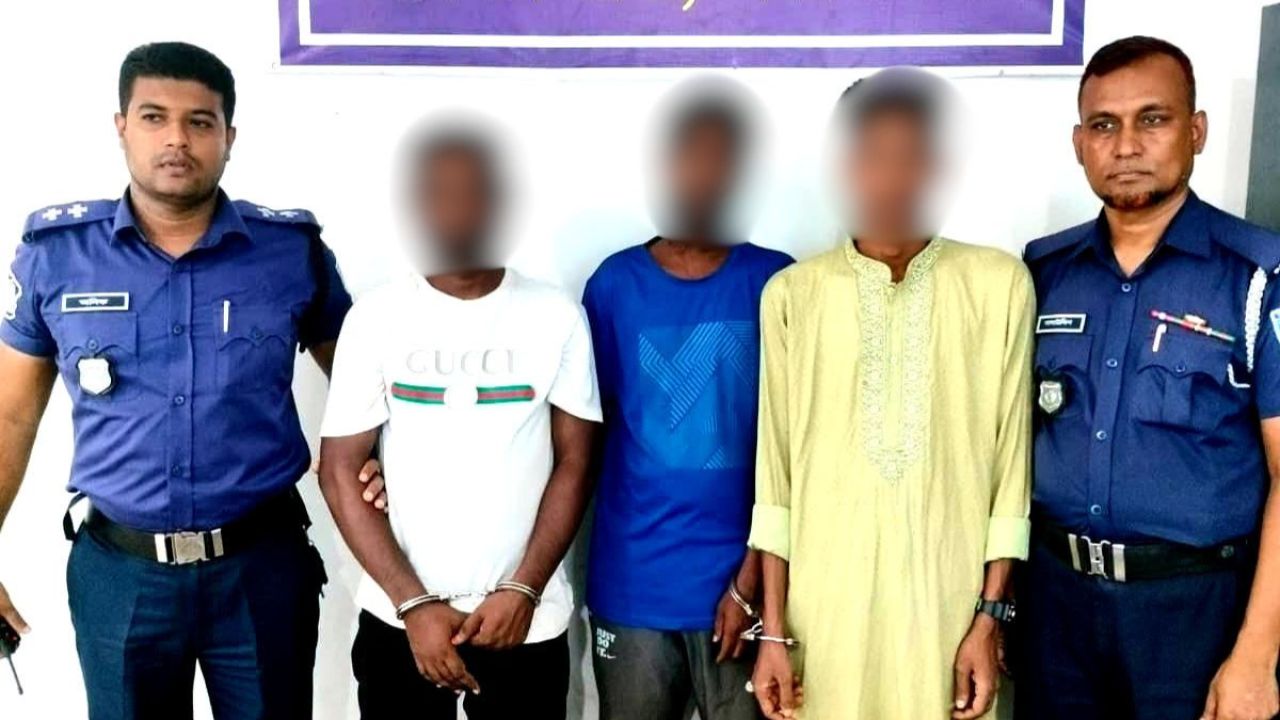 নবাবগঞ্জে প্রবাসীর রোমহর্ষক ডাকাতির রহস্য উন্মোচন