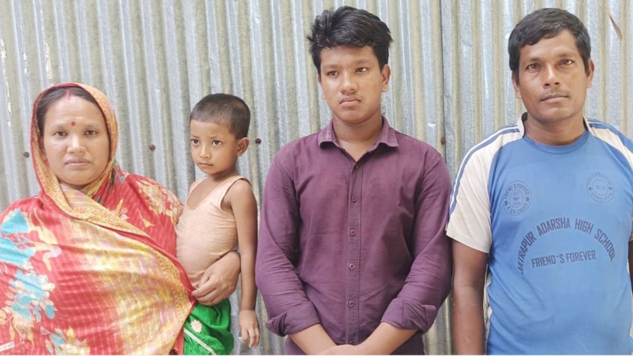 ক্ষেতে দিনমজুরি করেও পলাশের জিপিএ-৫