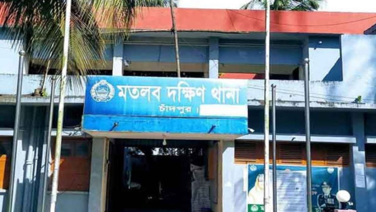 মোবাইল চুরির সন্দেহে যুবককে গাছে বেঁধে নির্যাতন, অভিযুক্ত আটক