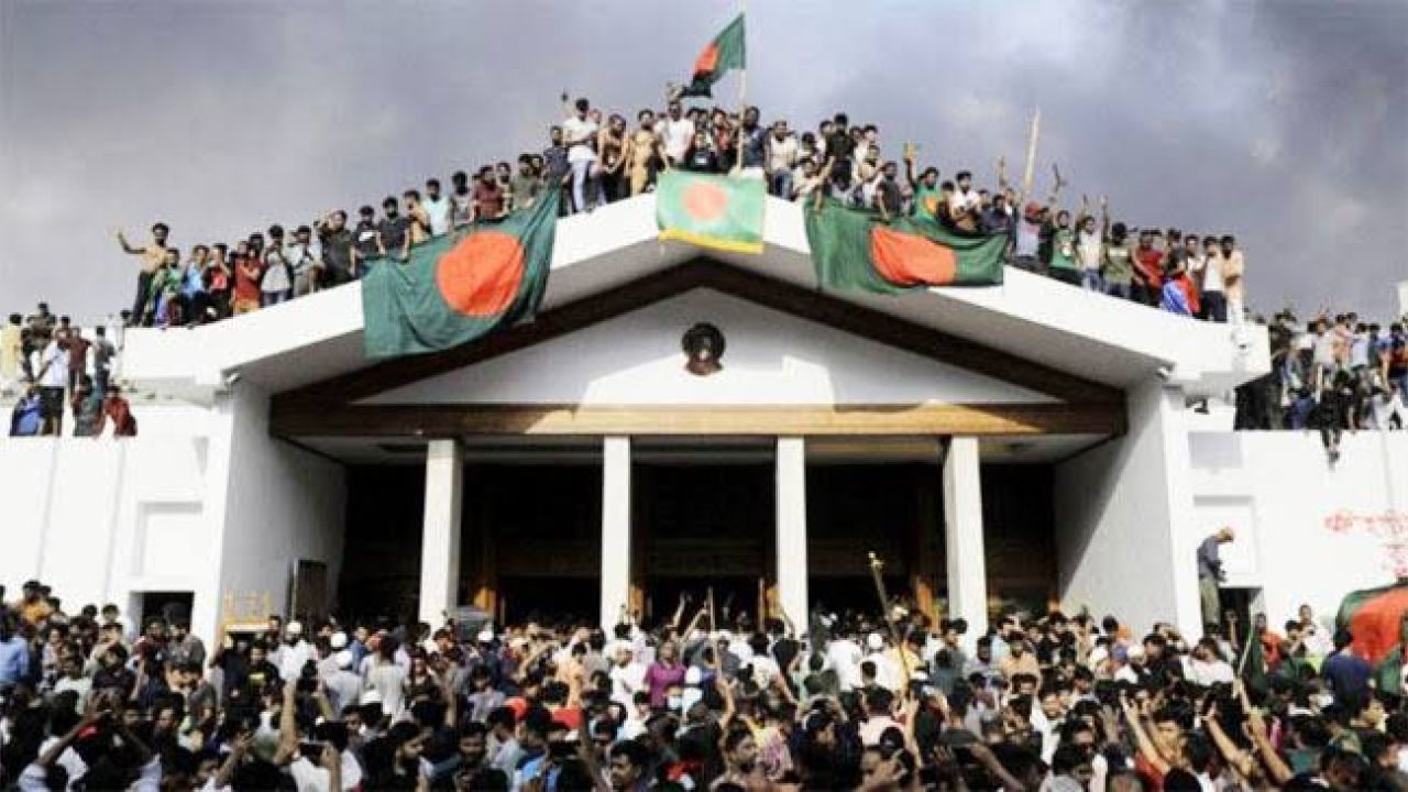 পাঁচ আগস্ট থেকে দক্ষিণ এশিয়ার তরুণরা কী বার্তা নিয়েছে