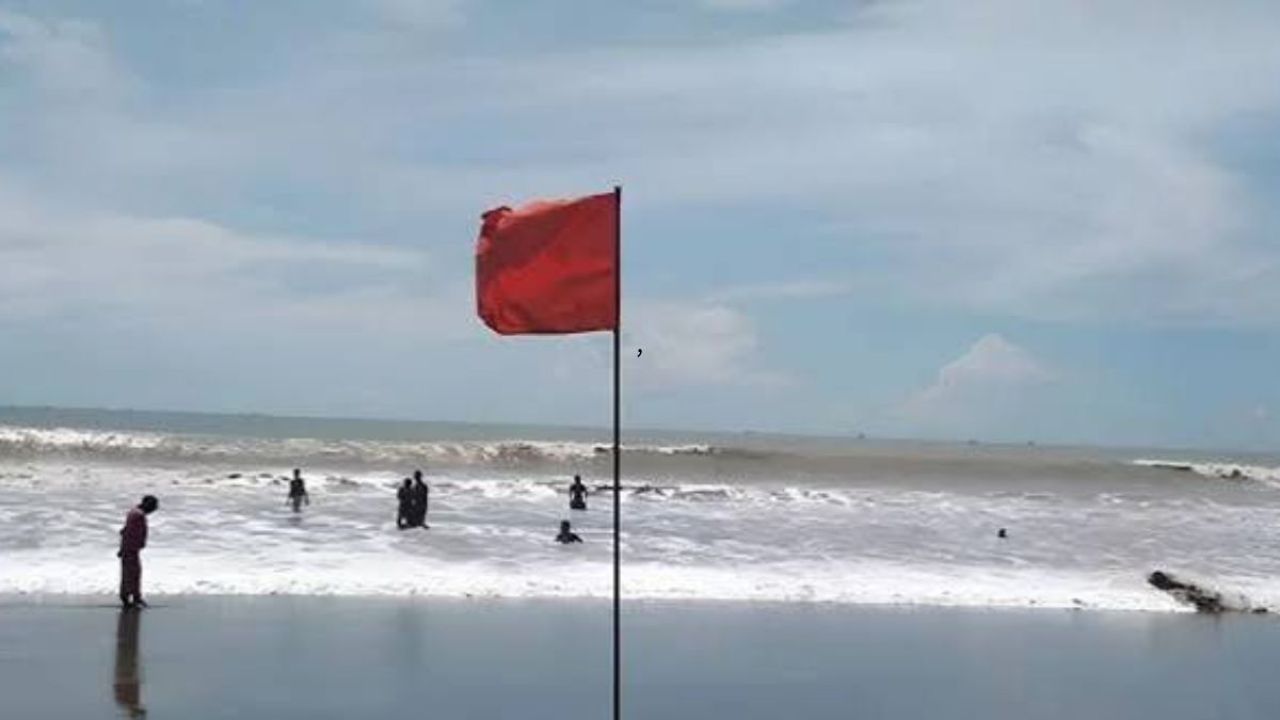 সাগরে নিম্নচাপ : ৪ বন্দরে সতর্কতা