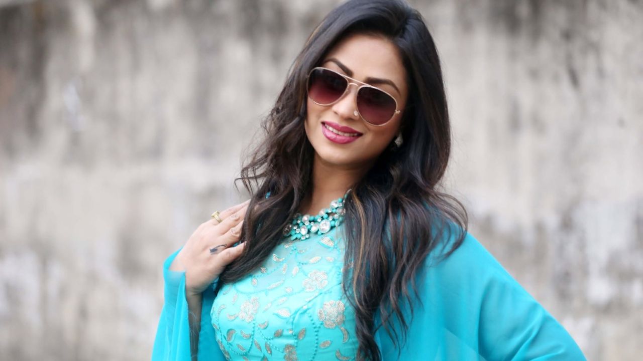 তিন দশক পেরিয়ে পপি