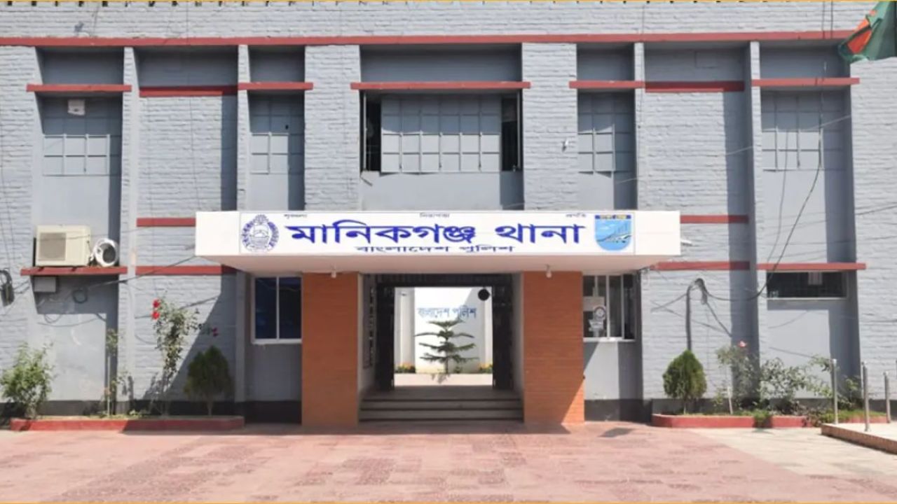 স্বর্ণের দোকানে ডাকাতি, গুলি ছুড়ে পালাল ডাকাতেরা