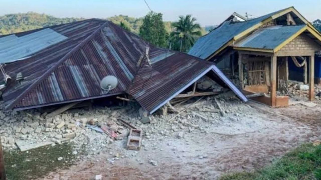ইন্দোনেশিয়ায় ভয়াবহ ভূমিকম্প: ২৩৫ বার আফটারশক