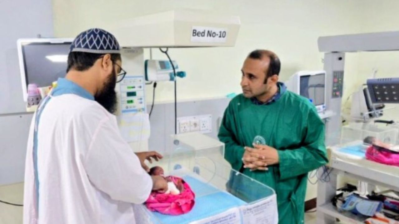 মৃত্যুকে জয় করে ফিরল ৬৫০ গ্রামের শিশু