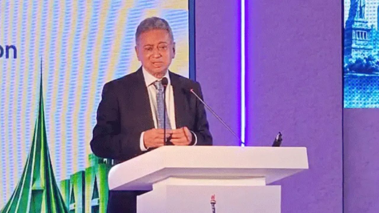 'আমাদের হাতে জাদু নেই': গ্যাস-বিদ্যুৎ সংকট মেটাতে সময় চাইলেন অর্থমন্ত্রী