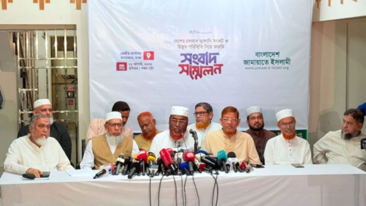 জবাব দিতে না পারলেই পুরোনো বিতর্ক সামনে আনে ব্যর্থ শাসকেরা : জামায়াত সেক্রেটারি
