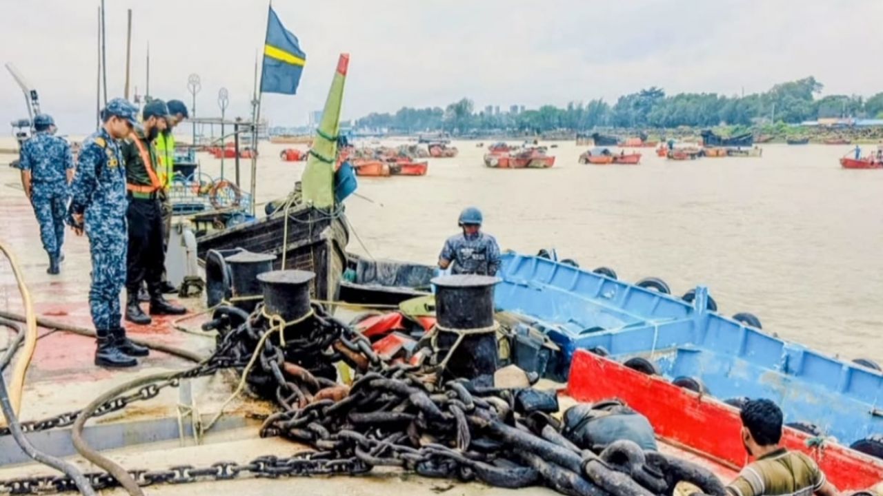 চট্টগ্রাম বন্দর চ্যানেলে অভিযান, ১৫ হাজার মিটার জাল জব্দ