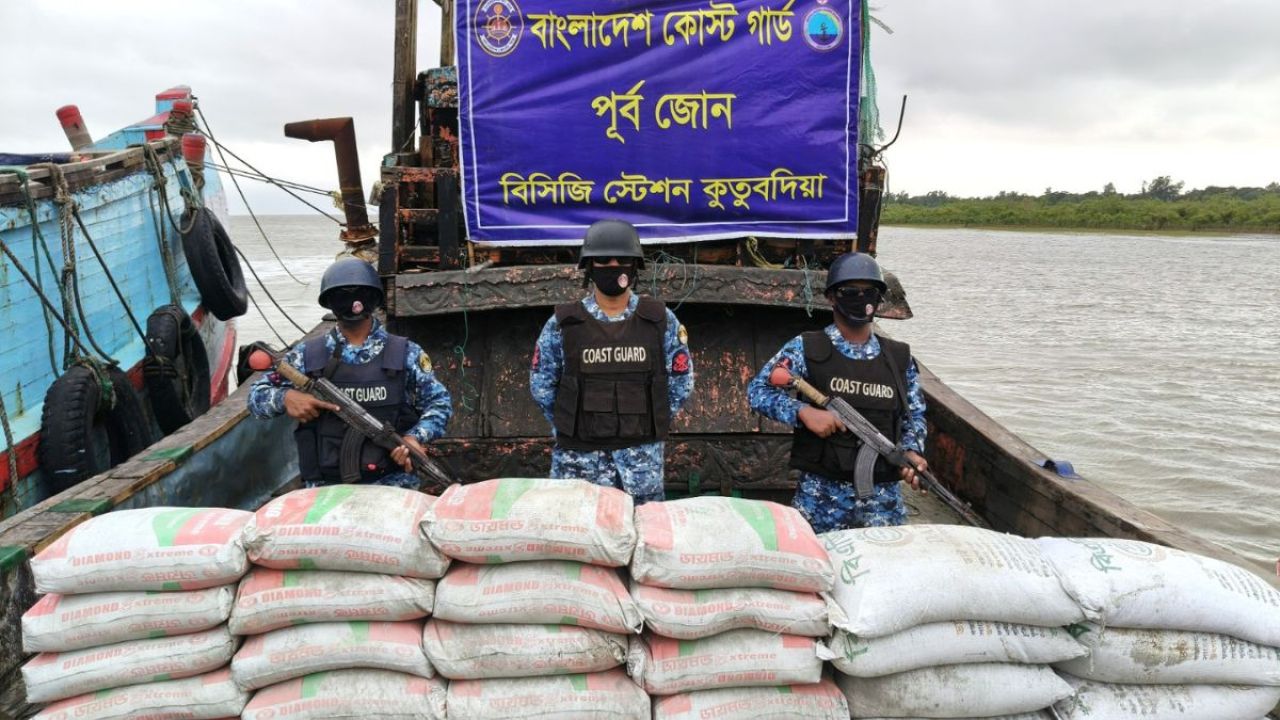 মিয়ানমারে পাচারকালে মাঝপথে ধরা বড় চালান