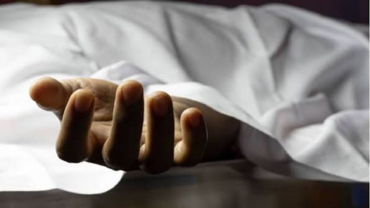 সড়কে পড়ে থাকা সেই প্রবাসীর মৃত্যু