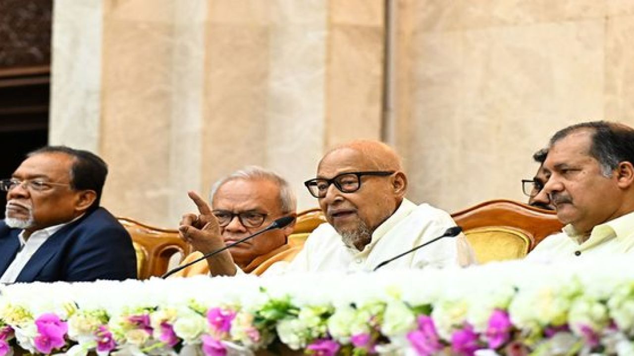 আন্তর্জাতিক ‘উত্তাপ’ ও গ্যাসের দীর্ঘদিনের ঘাটতিতে জ্বালানি সংকট