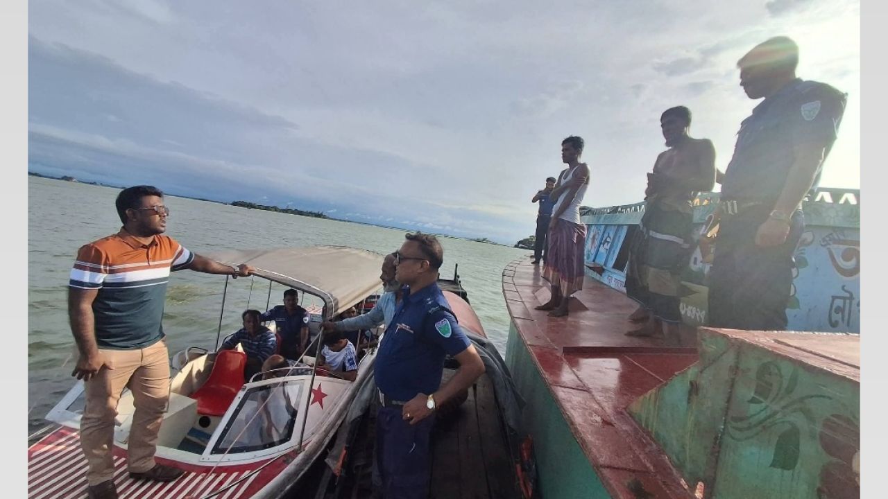 নদীতে অবৈধ বালু উত্তোলন, ৪ জনের কারাদণ্ড