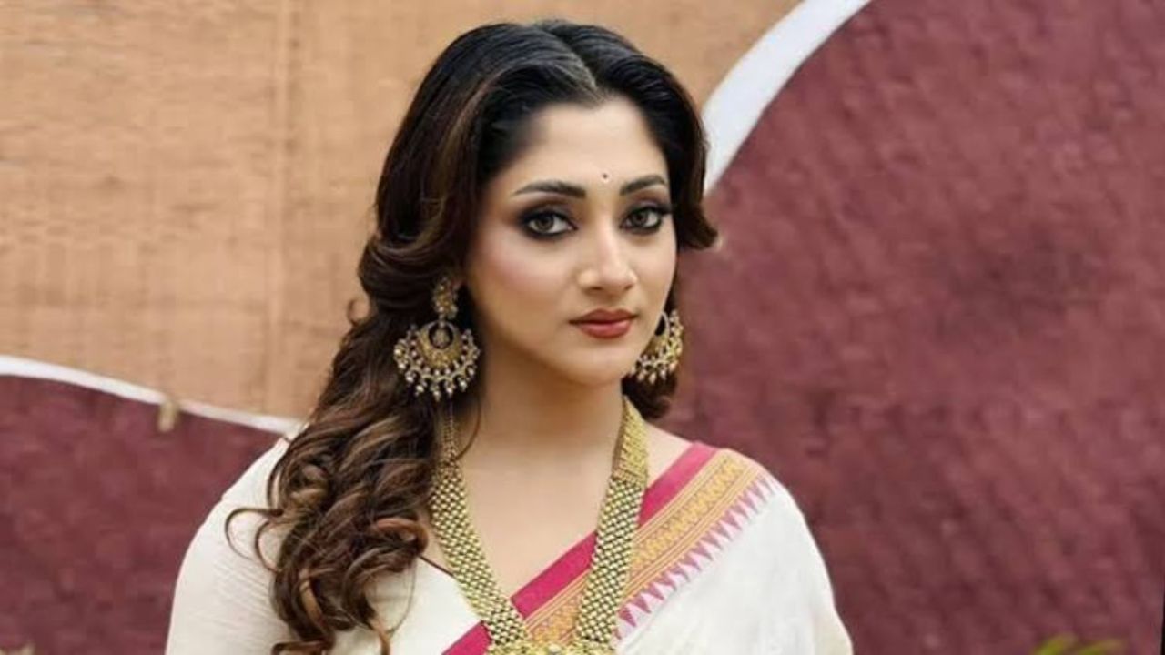 সত্যিই কি বিয়ে করেছেন পূজা চেরী?