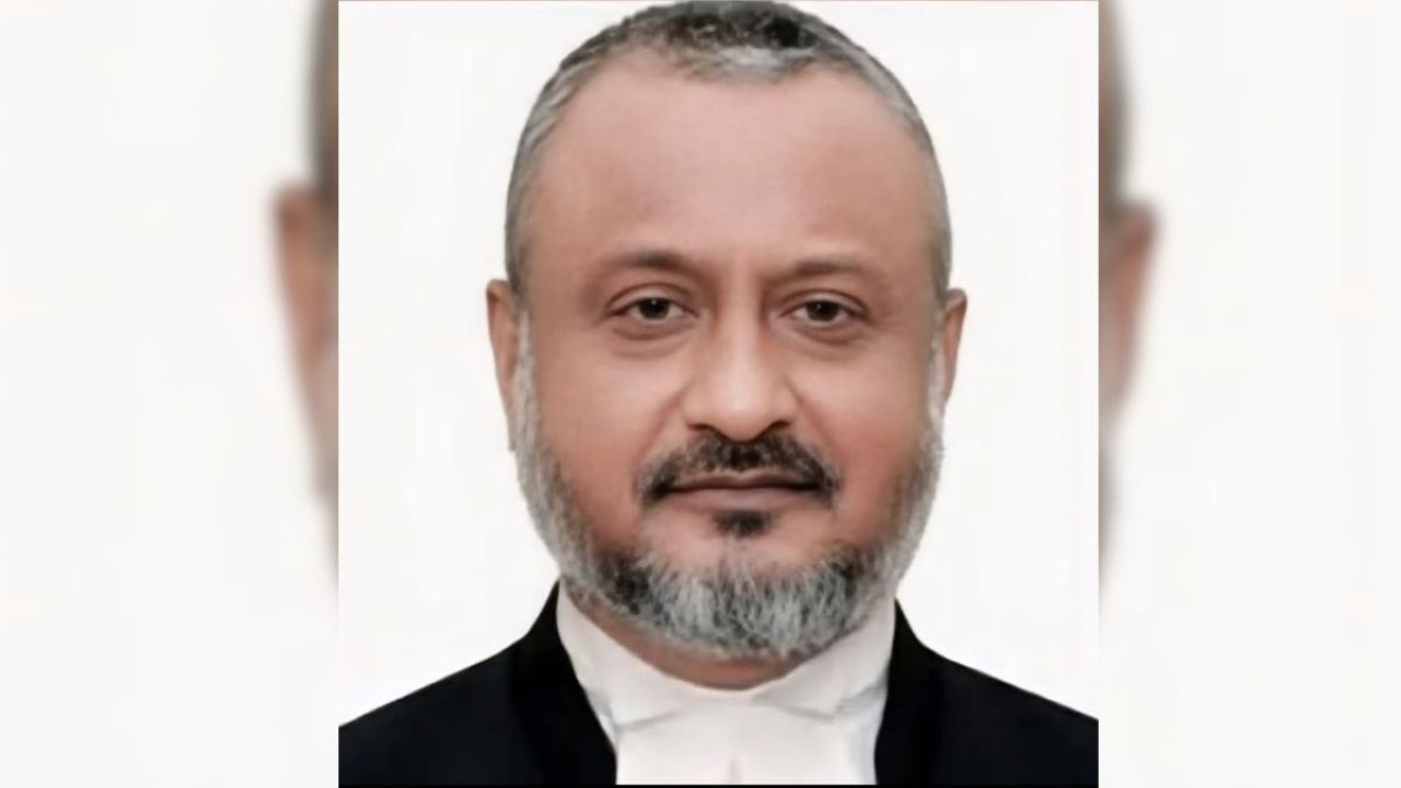 সাপাহারের কৃতি সন্তান এখন দুদক চেয়ারম্যান