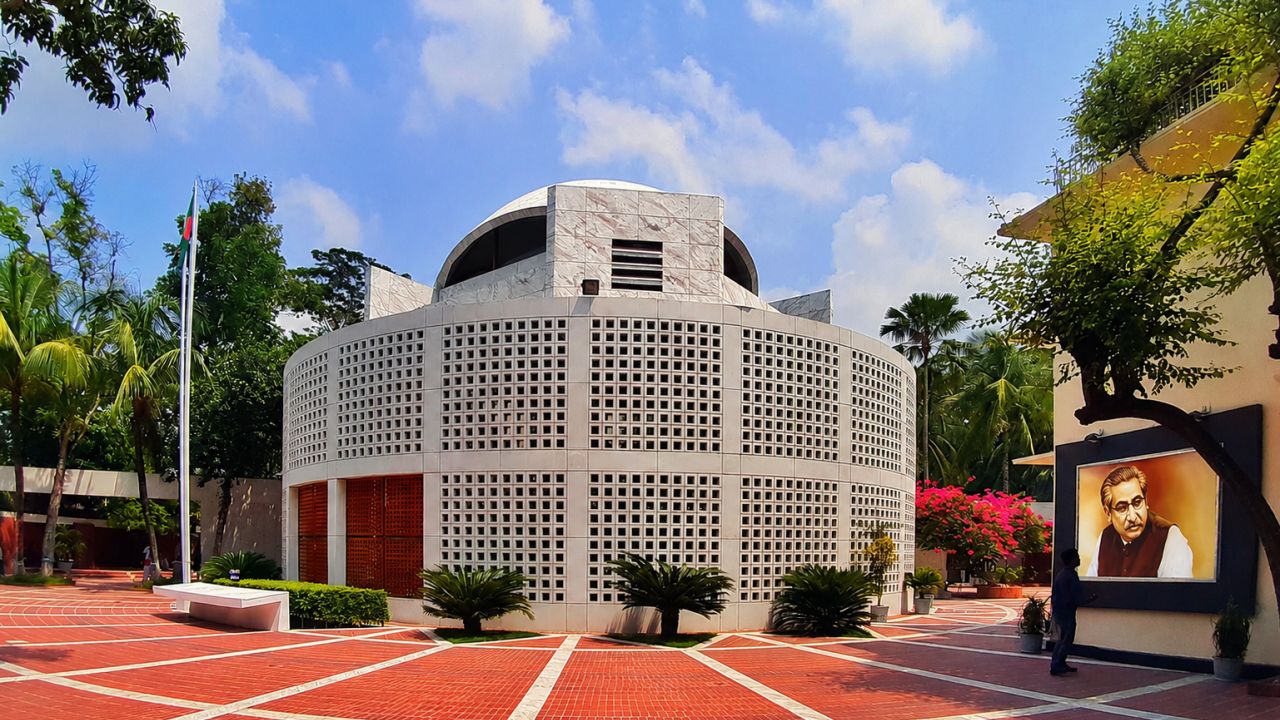 চেনা কথা, জানা ইতিহাস 