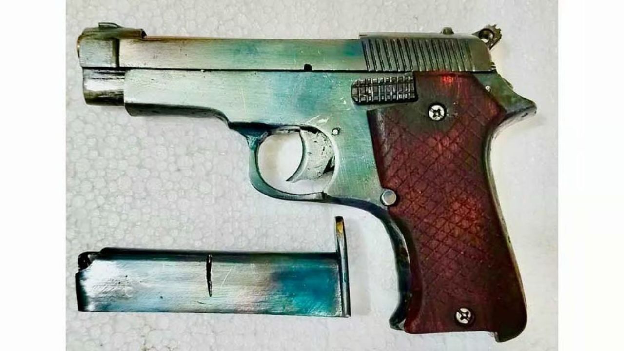 মাটিরাঙ্গায় আইস ও বিদেশি পিস্তল উদ্ধার