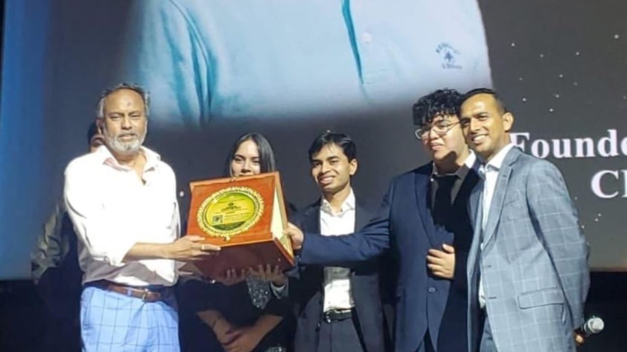 সম্মাননায় ভূষিত খান মোহাম্মদ আলী