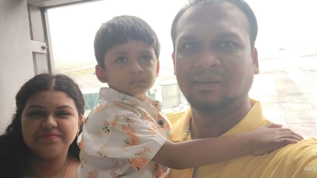 কলকাতার হোটেলে অগ্নিকাণ্ড: সপরিবারে সাংবাদিক দেবাশীষসহ নিহত ৪