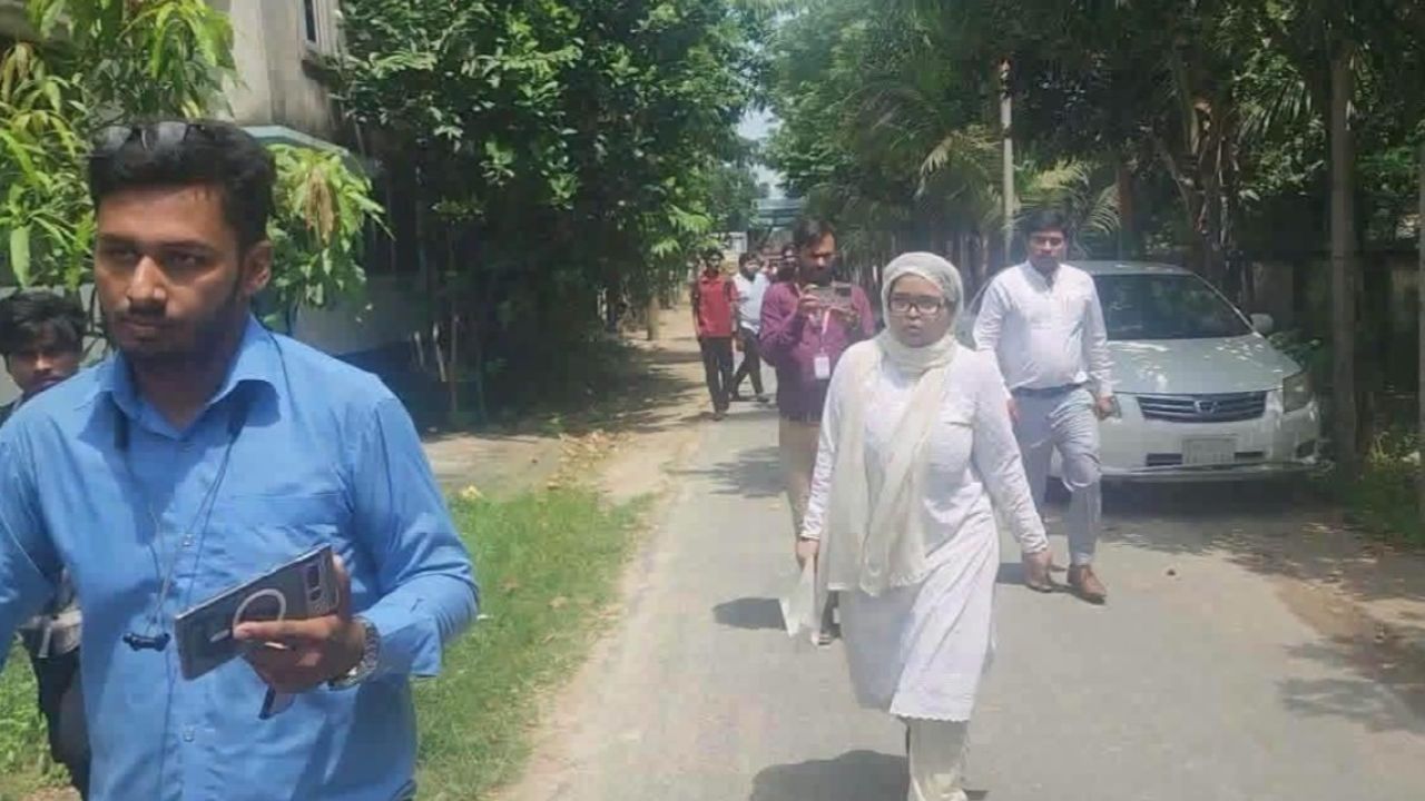 বাবার শেষ বিদায়ে মায়ের মুক্তি, দীপুমনির মেয়ের ছুটোছুটি