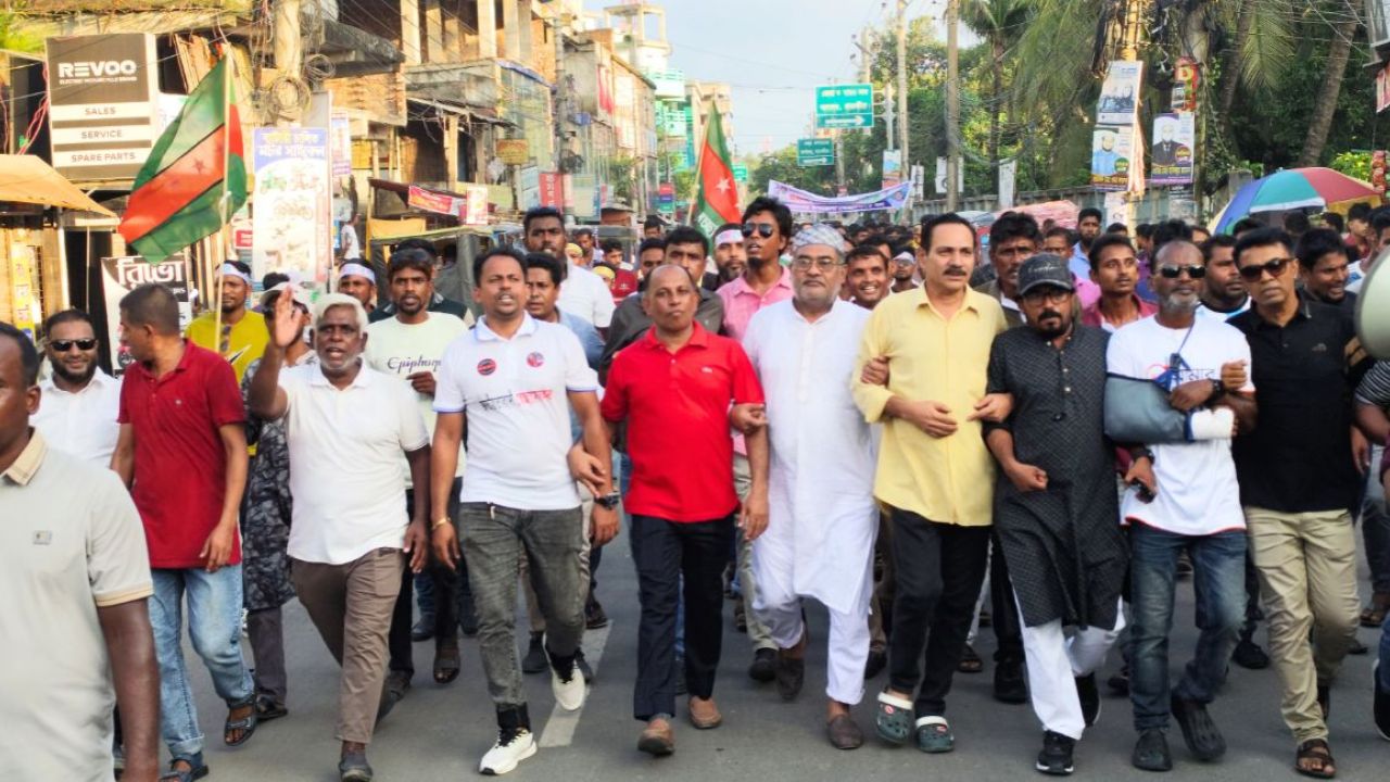 বর্ণাঢ্য আয়োজনে স্বেচ্ছাসেবক দলের ৪৬তম প্রতিষ্ঠাবার্ষিকী পালিত